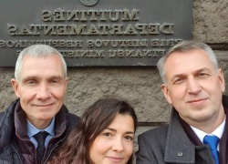 Iš kairės: LR Seimo narys R. Martinėlis, mero patarėja J. Daščioraitė, Meras R. Godeliauskas Iš kairės: LR Seimo narys R. Martinėlis, mero patarėja J. Daščioraitė, Meras R. Godeliauskas